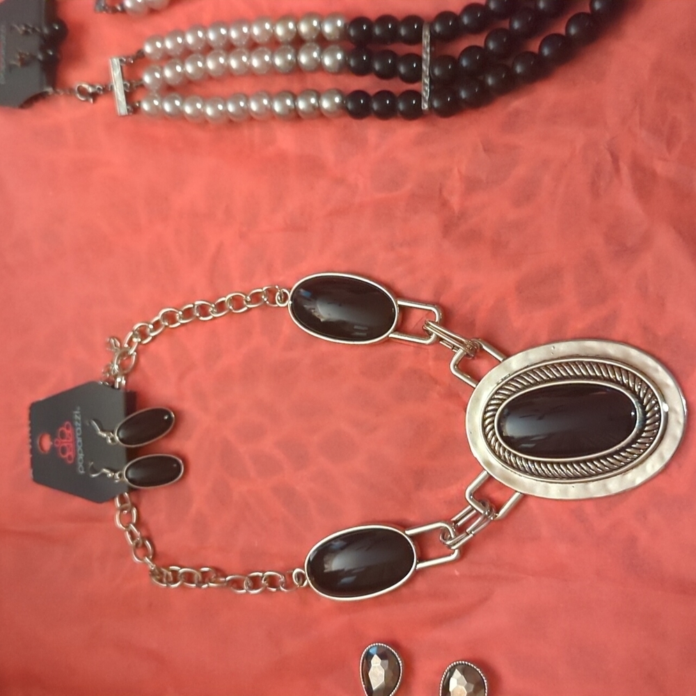 Jewelry - Picture 3 of 5